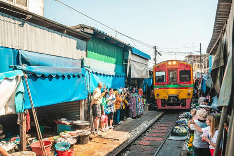 Bangkok: Floating Market, Railway Market & Ayutthaya Tour