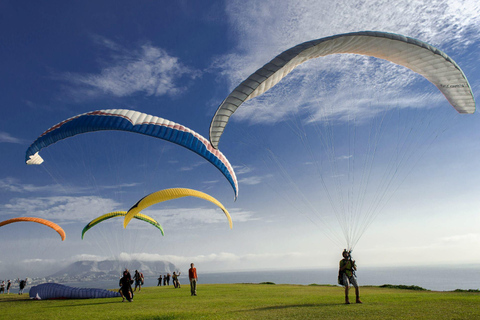 Paragliding flight with a private pilot in Costa Verde-Lima