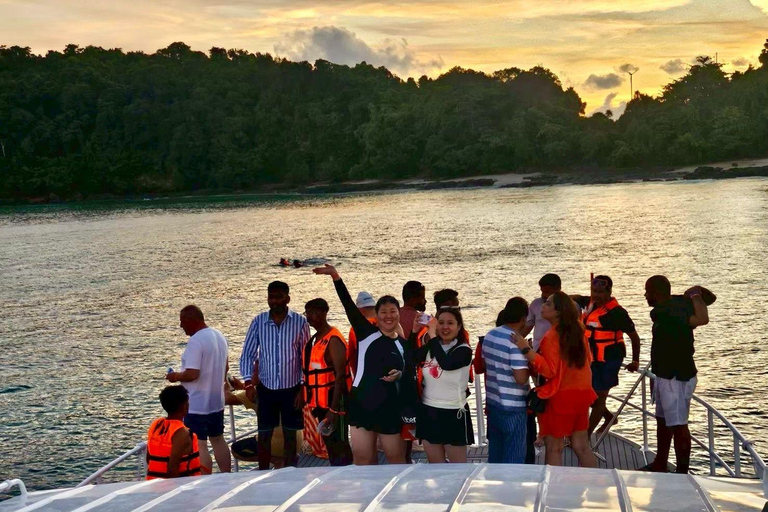 Phuket: Phi Phi Sunset & 3 Snorkeling by Luxury Catamaran With out transfer & National Park