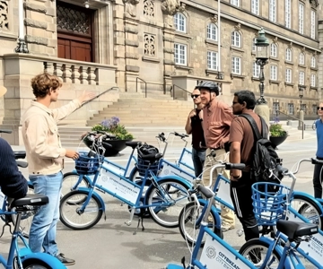 Copenhagen: 1.5-Hour City Highlights Bike Tour
