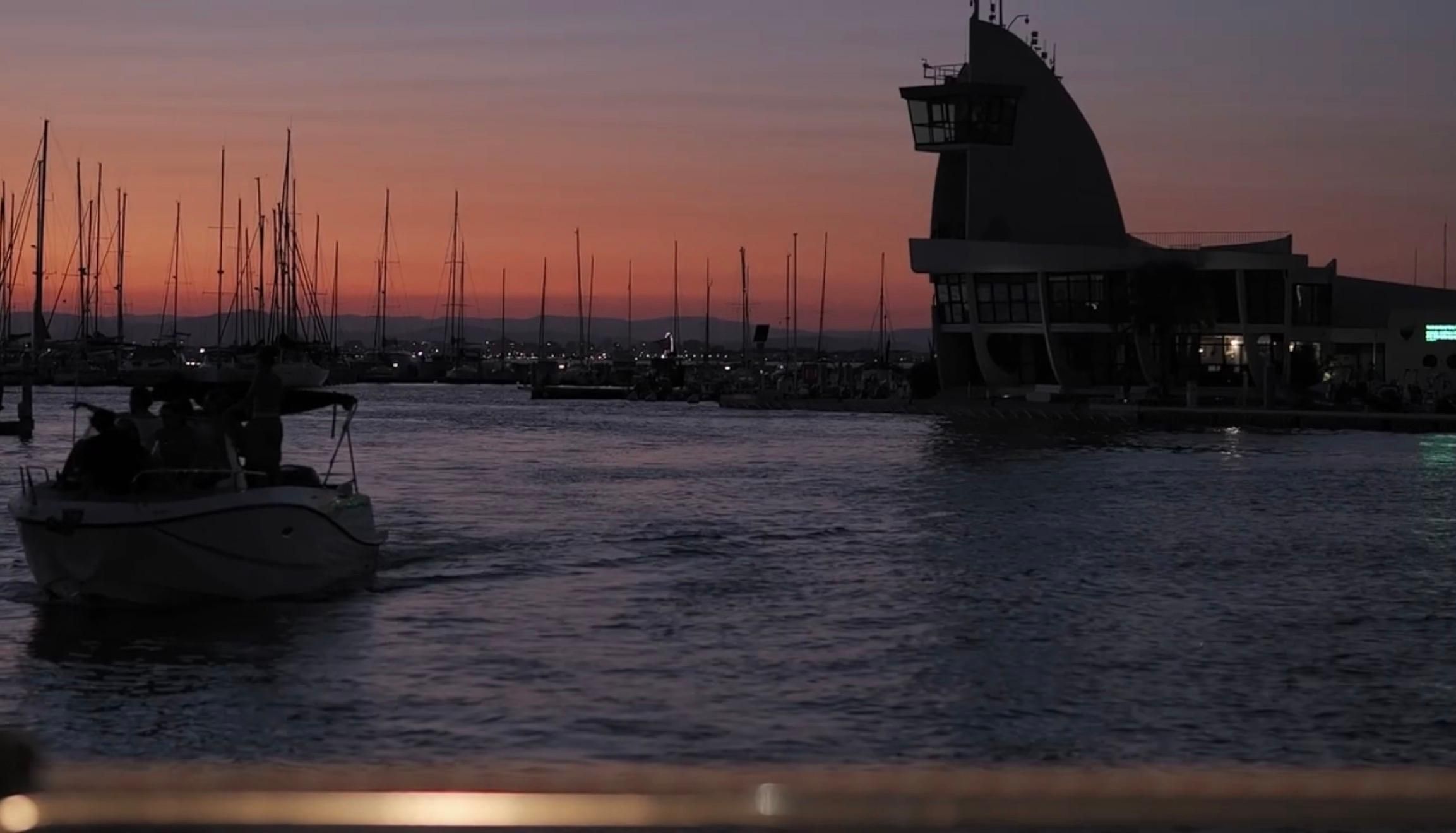 Intimer Sonnenuntergang auf See – Bucht von Aigues-Mortes