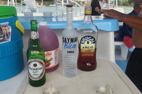 Puerto Plata: Party Catamaran to Sosua Bay Puerto Plata: Party Boat Catamaran to Sosua Bay