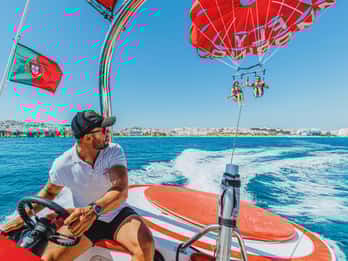 Albufeira: Passeio de Parasailing individual, duplo ou triplo