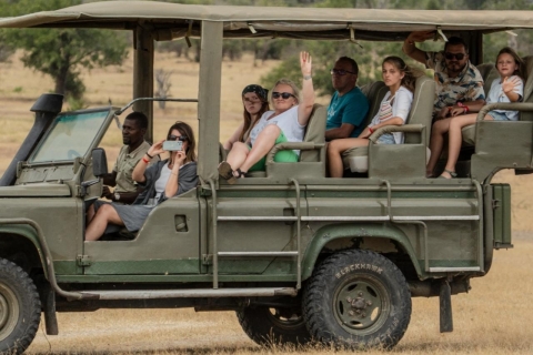 Safari de luna de miel de 3 días de Zanzíbar al PN Nyerere en avión