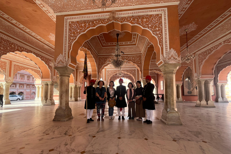 &quot;Jaipur in un giorno: Esplora le meraviglie della città rosa&quot;