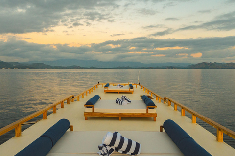 Komodo in a Day — A Luxury Sailing Experience