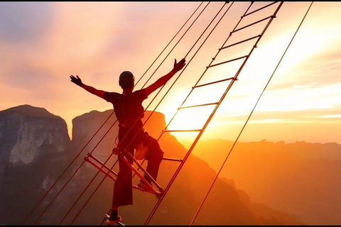 Zhangjiajie: Qixing Mountain & Tianmen Night 1-Day Tour