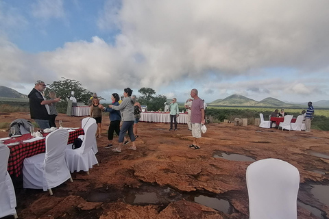 Safari de luxo de 3 dias no Parque Nacional Tsavo West Saltlick