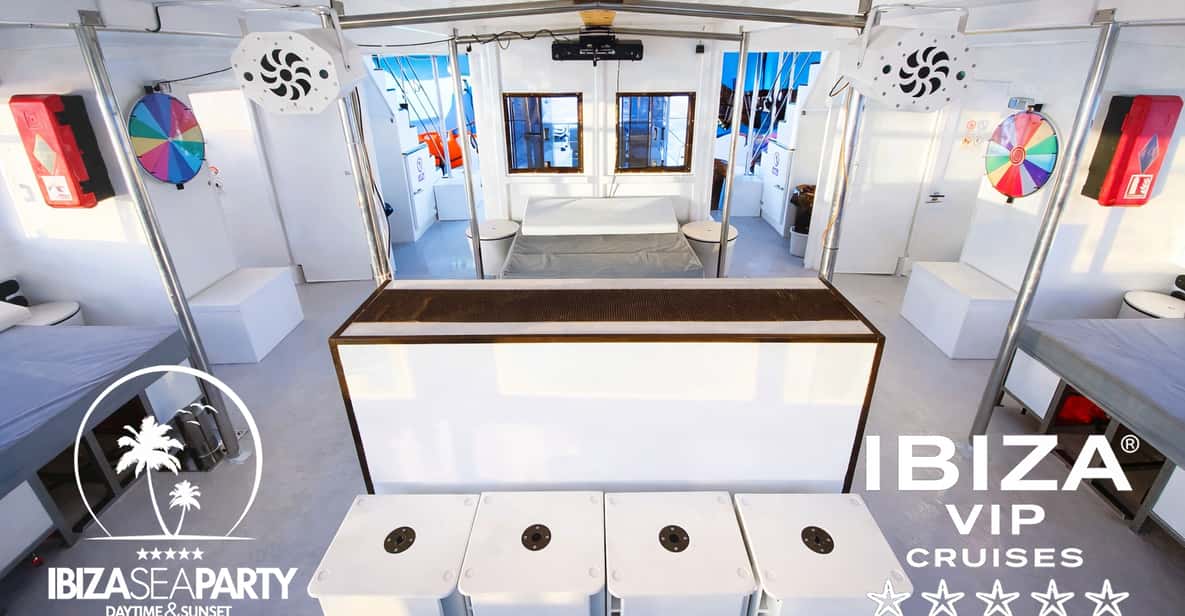Afbeelding 54 van Ibiza: VIP-feest op een catamaran met DJ, open bar, paella en discotheken