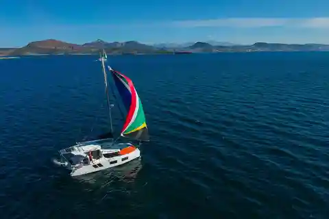 La Paz: Catamarã privado para sloop com comida e bebidas incluídas