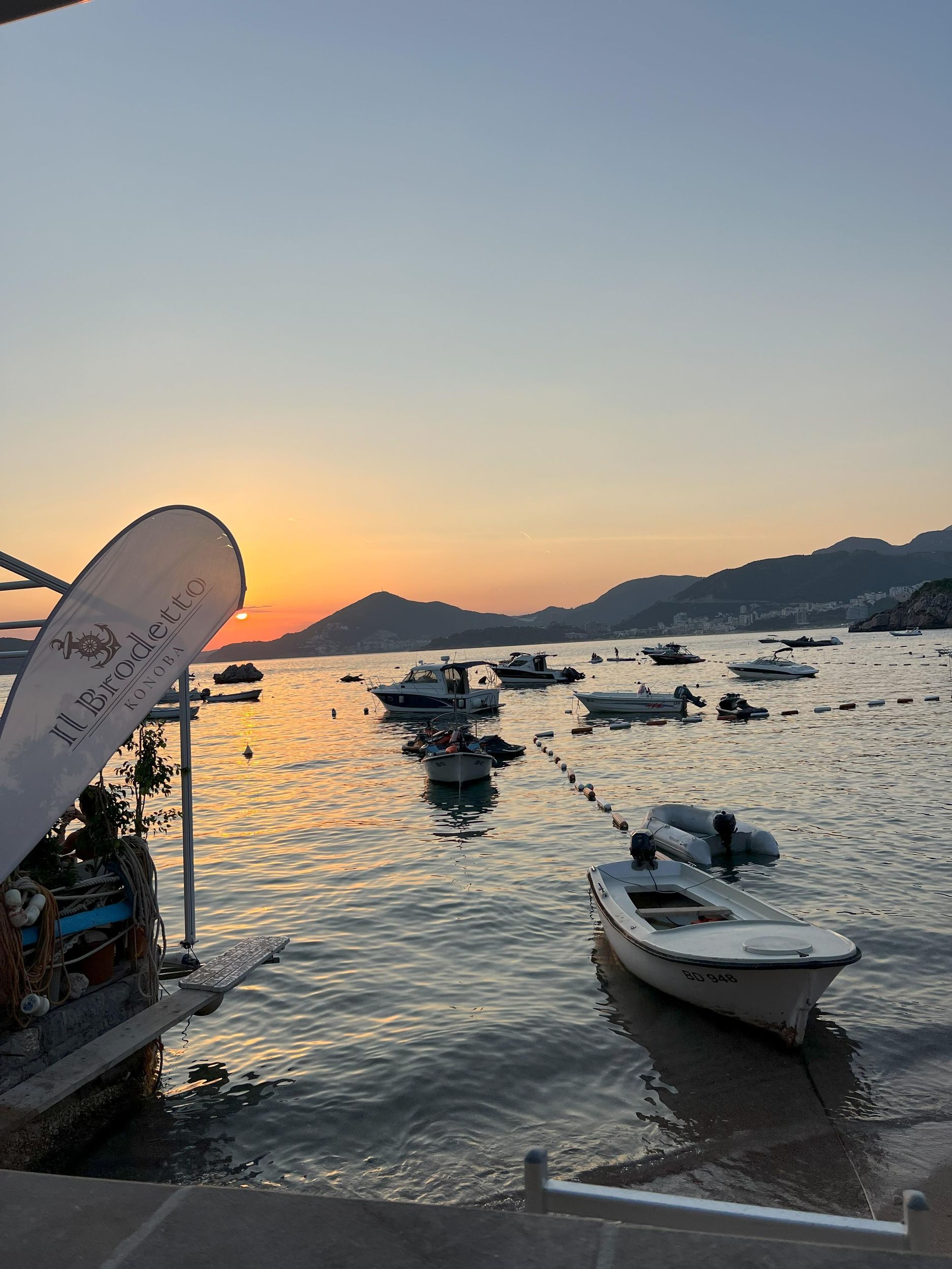 Von Podgorica: Transfer nach Budva und Bootsfahrt nach St. Stefan