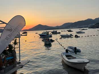 Desde Podgorica: traslado a Budva y excursión en barco a St Stefan.