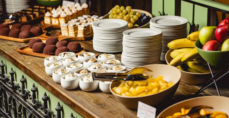 Budapest: Hungarian Dinner & Show with Unlimited Drinks photo 5