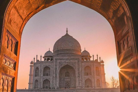 德里出发：全包式泰姬陵日出导览之旅