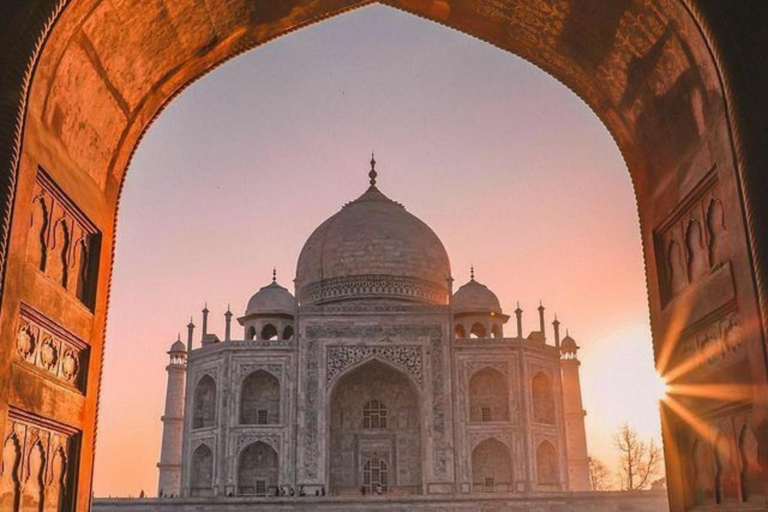 德里出发：全包式泰姬陵日出导览之旅