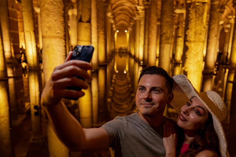 Bilhetes para Istambul: Hagia Sophia, Topkapi e Cisterna da BasílicaHagia Sophia, Cisterna da Basílica + Palácio de Topkapi, incluindo o Harém