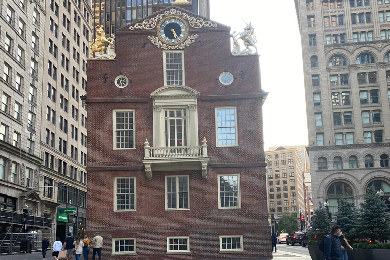 Freedom Trail in het Spaans: de route die de revolutie in Boston markeerdeFreedom Trail in het Nederlands: De route die de revolutie in Boston heeft gevormd