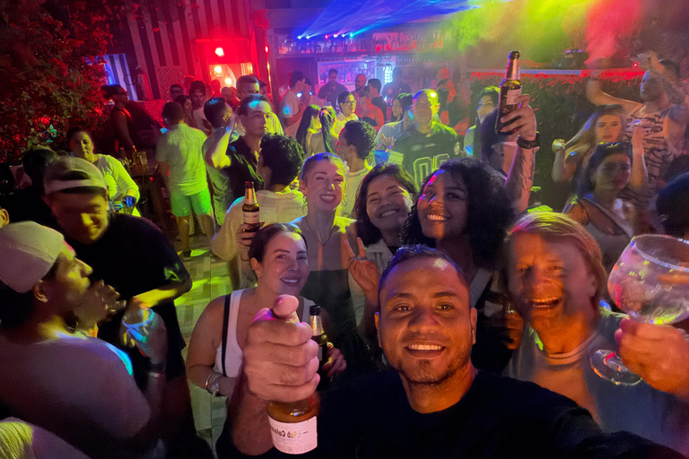 Guatemala: Pubcrawl with VIP entry to Rooftop and Nightclubs