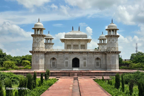 Skip the Sunrise Roza e Munnawara & Agra Fort Private Tour Skip the Sunrise Roza e Munnawara & Agra Fort Private Tour