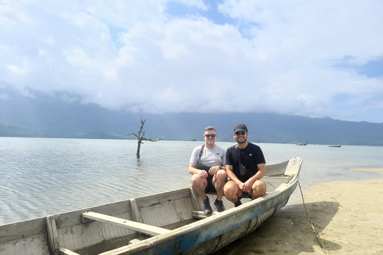 Hoi An - Hue mit dem Privatwagen über den Hai Van Pass, Goldene Brücke