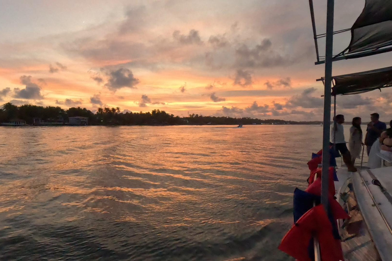 Wycieczka katamaranem - Costa del Sol El SalvadorWycieczka katamaranem - słoneczne wybrzeże Salwadoru