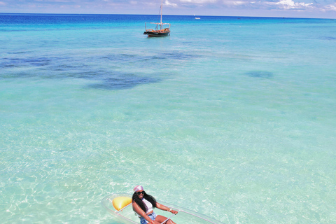 Sansibar: Transparentes Kajak in Nungwi mit Abholung inbegriffenSansibar: Nungwi Beach Transparenter Kajakverleih