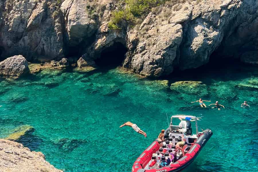 Alcudia: Sightseeing, Meereshöhlen und Schnorcheln mit der Schnellschnorchel-Tour. Foto: GetYourGuide Alcudia: Sightseeing, Meereshöhlen und Schnorcheln mit der Schnellschnorchel-Tour. Foto: GetYourGuide