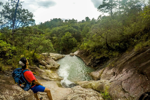 Miasto Cabañas: Las Cinquera-Wodospady i historyczne centrum IlobascoMiasto Cabañas: Las Cinquera-wodospady i centrum historyczne Ilobasco