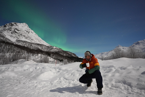 Tromsø: Northern Light guided Tour with free photos.