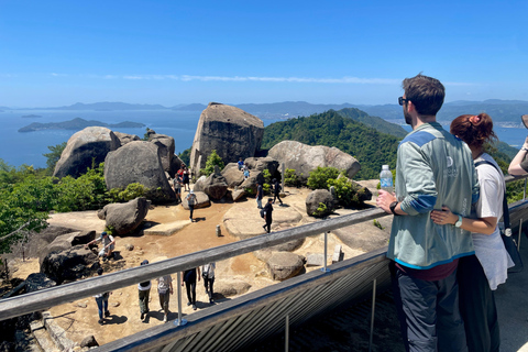 Hiroshima: Esplora Miyajima Tour privato personalizzato con personale localecon MASA: Miyajima 5h