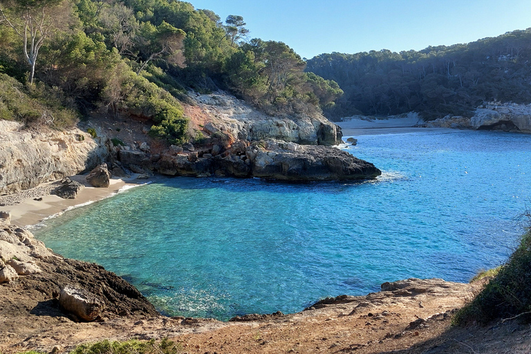 Cala Galdana: Coastal hike along the GR223 via Cova de Coloms to Cala en Porter Cala Galdana: Coastal hike Gr223 via Cova de Coloms to Cala en Porter