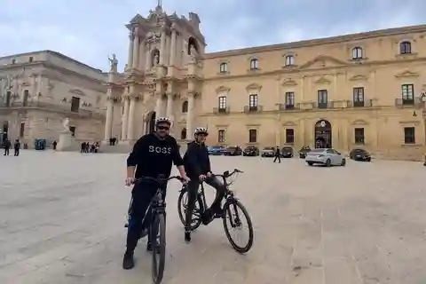 Syracuse: Guided Bike Tour at Ortigia Island