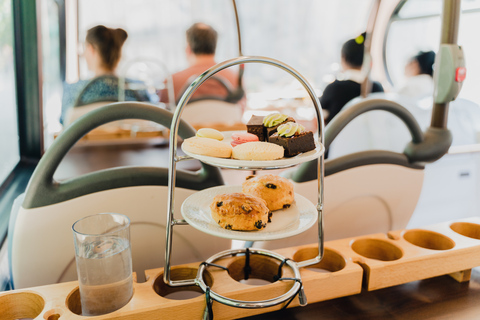 London: Afternoon Tea Bus mit einem Glas ProseccoLondon: Panorama-Bustour mit Nachmittagstee – Oberdeck