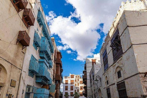 جدة: جولة إرشادية في المدينة القديمة والكورنيش والمسجد العائمجدة: يوم كامل خاص وفخم.