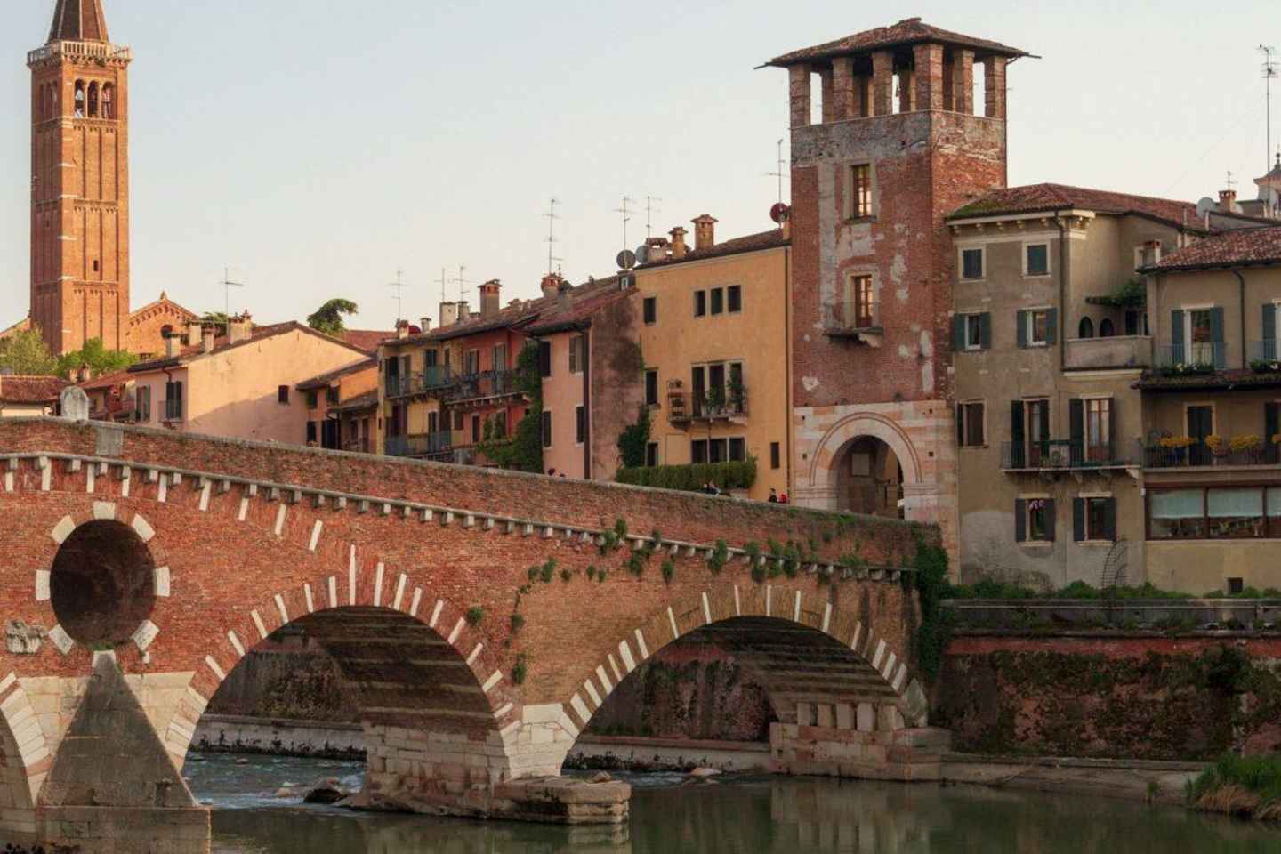 威尼斯和特雷维索出发：维罗纳与加尔达湖一日游