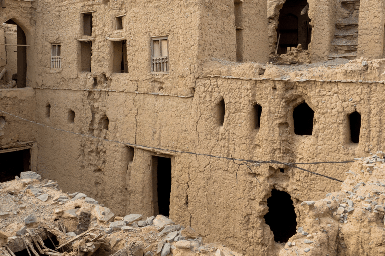 Goditi il tuo weekend: Tour di un giorno intero a Nizwa, Bahla e Hamra