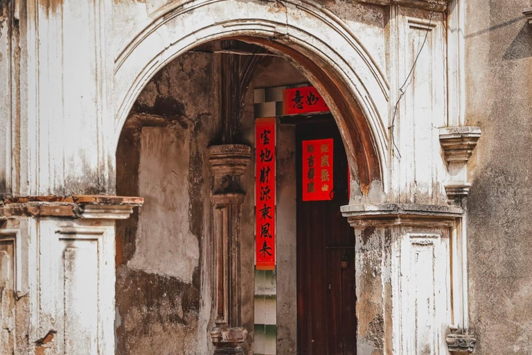 From Xiamen: Zhangzhou Tour with Mansions, Old Town & Craft Guide for other languages