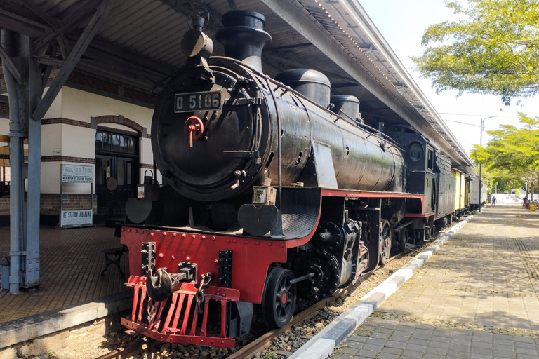 Depuis Yogyakarta : Musée des chemins de fer indonésiens et promenade en train