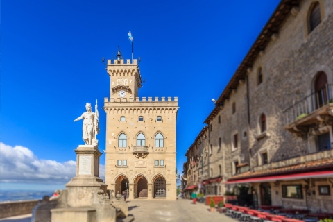 Excursión autoguiada a la Búsqueda del tesoro y Lugares de interés de la ciudad de San Marino
