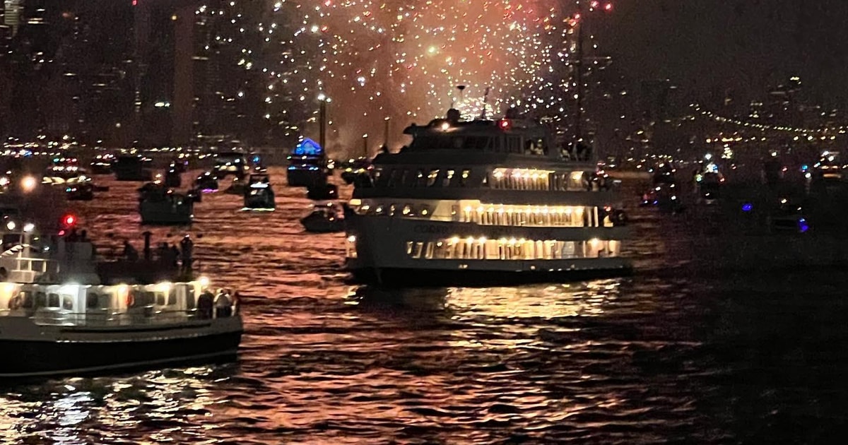 New York City: July 4th Fireworks Cruise with Buffet and Bar | GetYourGuide