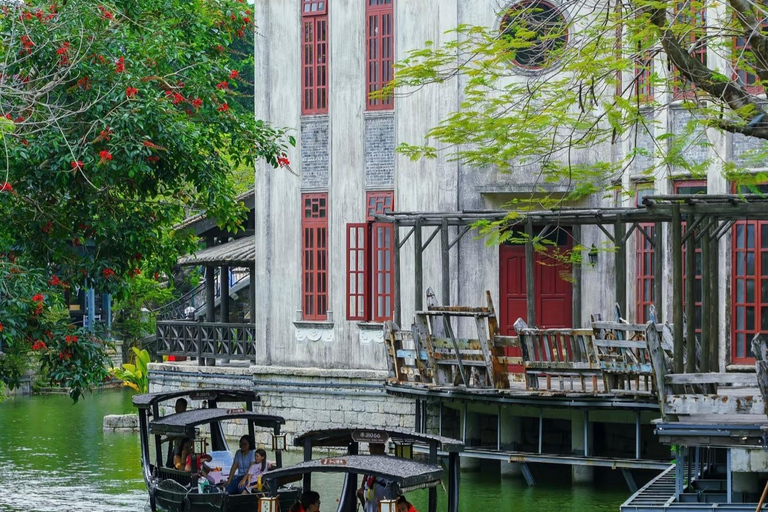 From Guangzhou: UNESCO Watchtowers & Ancient Villages Tour Guide for other languages