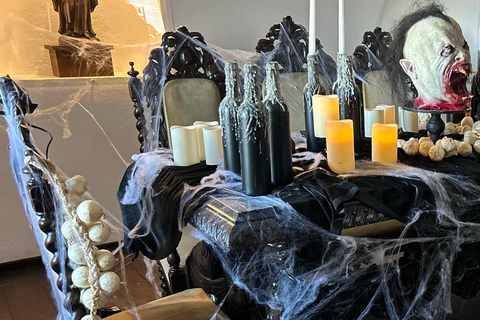 Brașov: Bear Sanctuary and Bran Castle With Tickets