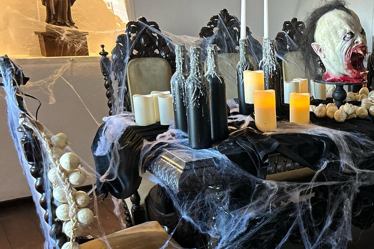 Brașov: Bear Sanctuary and Bran Castle With Tickets