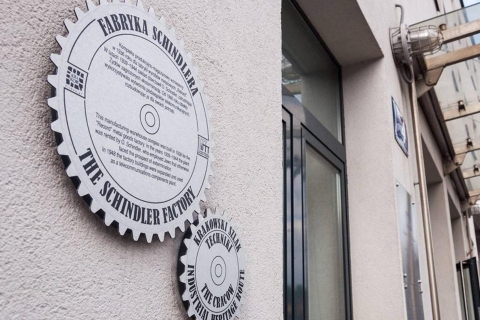 Krakau: Rondleiding Schindler's Factory met ticket entreeFranse Tour vanaf trefpunt