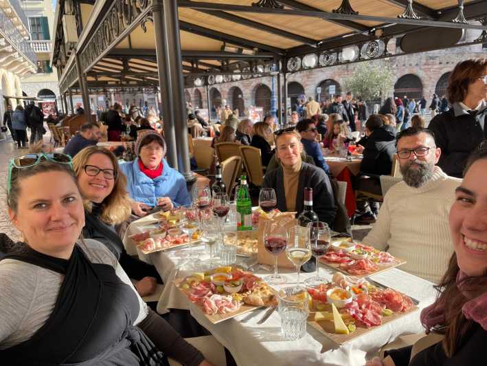 Verona: Degustación gastronómica y tour a pie con teleférico