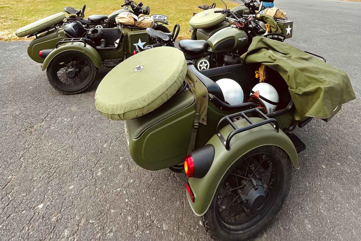 Bayeux: 2-hour tour of the D-Day beaches, by vintage sidecar