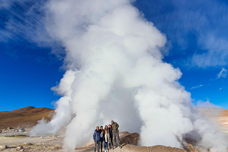 Uyuni: 3-Day Salt Flats, Lagoons, and Geysers Tour ENGLISH-SPEAKING GUIDE