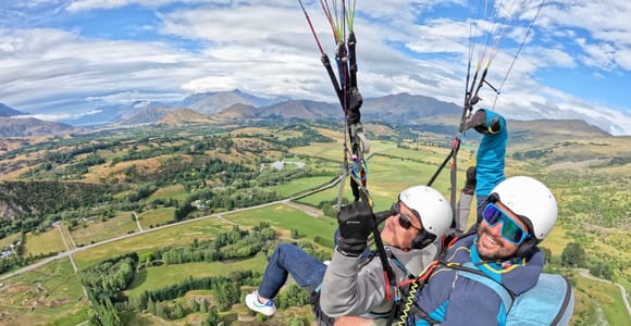 Queenstown: Tandem Paragliding Experience