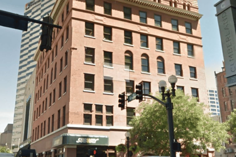 Nashville: Notorious Crime Scenes Driving and Walking Tour