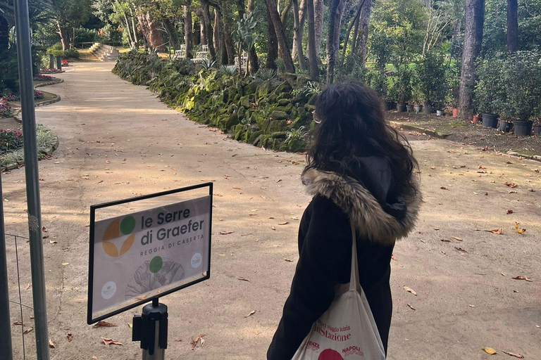 Geführte Tour durch den Königspalast von Caserta: Entdecke den Königspalast und die GärtenEnglischsprachige Tour mit Zug ab Neapel inklusive